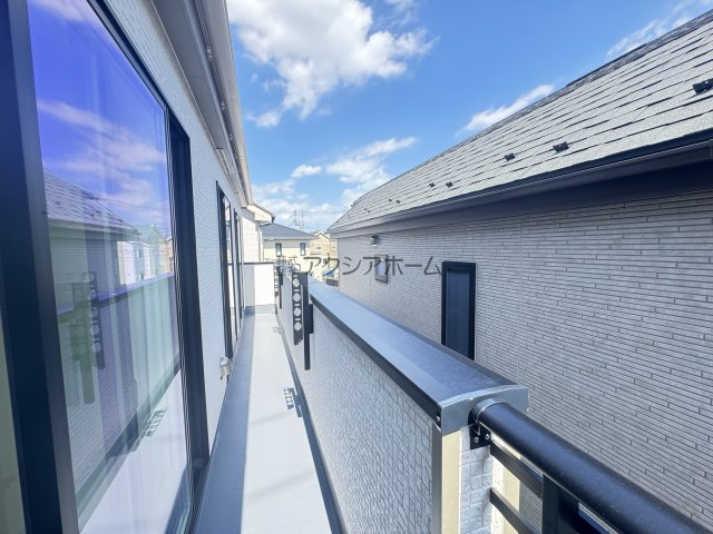 所沢市若狭3丁目・全2棟　新築一戸建　A号棟　～LDK17帖～のバルコニー