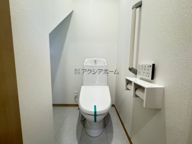 所沢市若狭3丁目・全2棟　新築一戸建　A号棟　～LDK17帖～のトイレ|温水洗浄機能付