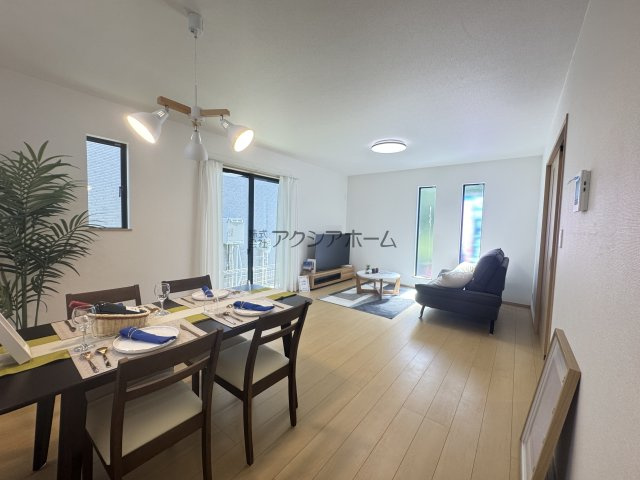 所沢市若狭3丁目・全2棟　新築一戸建　A号棟　～LDK17帖～の居間・リビング|LDK17帖(家具は含まれません)