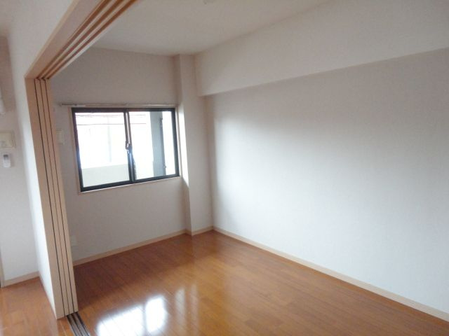 Ｙ‘ｓマンション弐番館の洋室