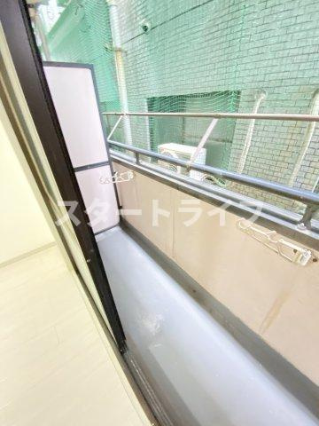 大阪市淀川区東三国１丁目の賃貸マンションのバルコニー