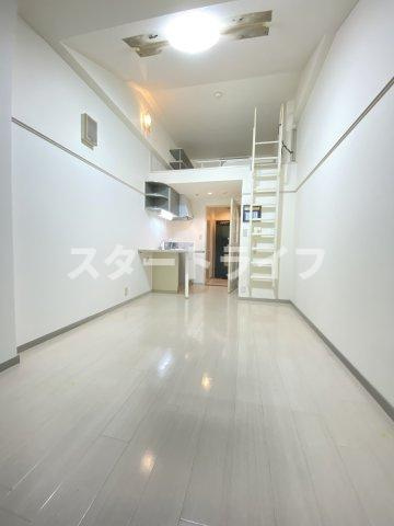 大阪市淀川区東三国１丁目の賃貸マンションの居間・リビング
