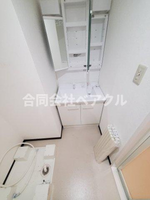 【洗面所】 | ローブコート六地蔵駅前 | 脱衣スペースもあります