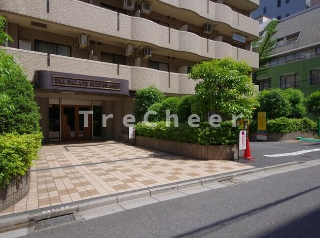 ダイアパレス水道橋のエントランス