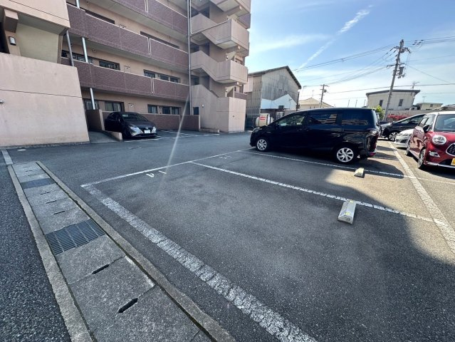キャッスルコート飾磨の駐車場