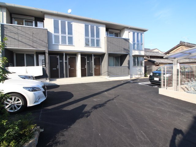 リアン今里の駐車場