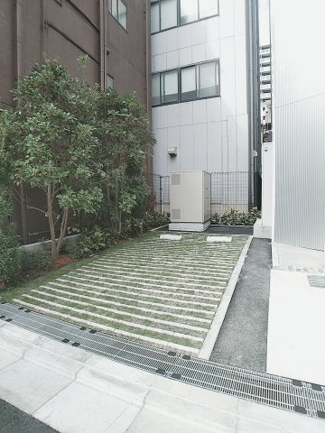 パークアクシス森下の駐車場