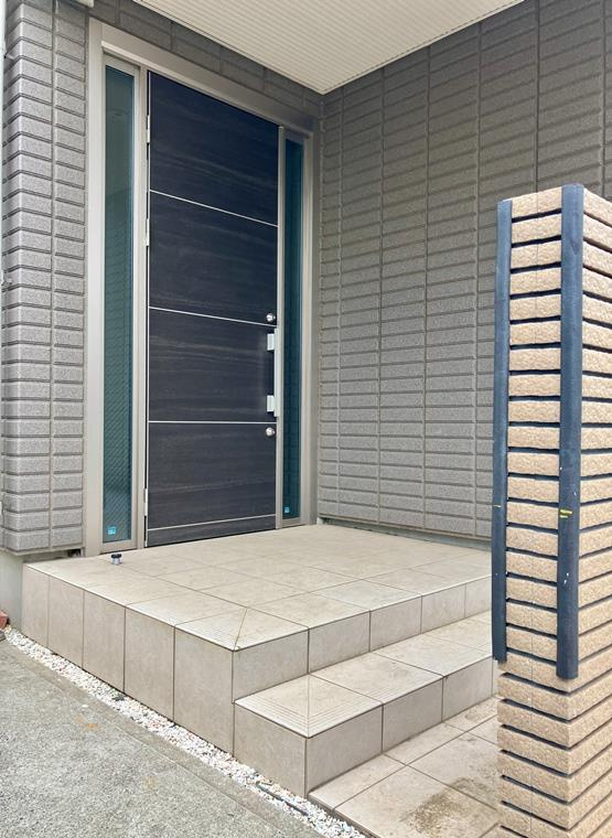 東鎌ケ谷戸建のエントランス