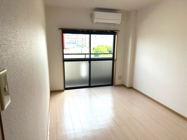 日伯産業の寝室