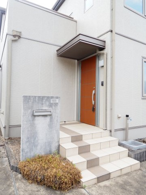 【玄関】 | 中古戸建　黒岩字弥生 | ★内覧予約でブランド米2kg★