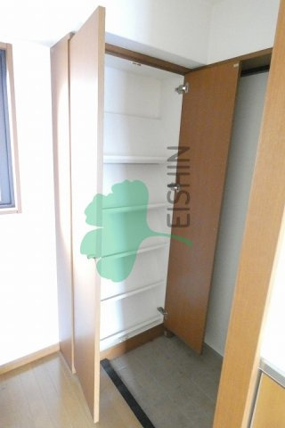 レジデンシャルヒルズ呉服の玄関|下駄箱もしっかりついてます！