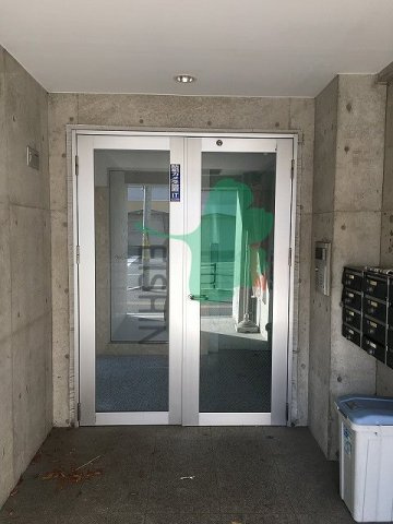 レージュ千代のエントランス