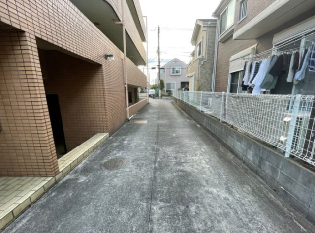 グレース大南の駐車場