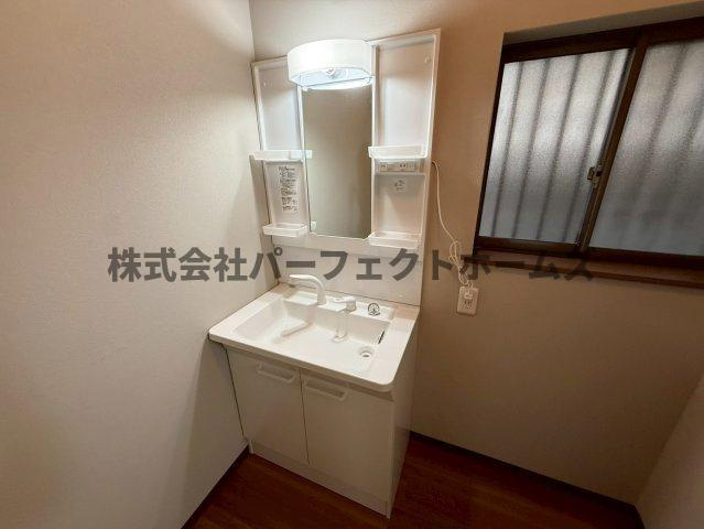 禁野本町1丁目戸建　賃貸の独立洗面台|独立洗面台です