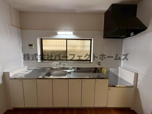 禁野本町1丁目戸建　賃貸のキッチン|キッチンでお料理をお楽しみください