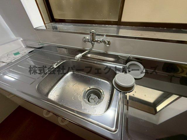 禁野本町1丁目戸建　賃貸のキッチン|きれいなキッチンです