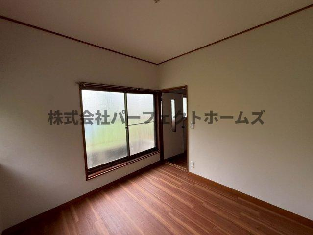 禁野本町1丁目戸建　賃貸の居間・リビング|こちらの居間で趣味の時間をお楽しみください