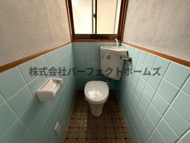 禁野本町1丁目戸建　賃貸のトイレ|コンパクトで使いやすいトイレです