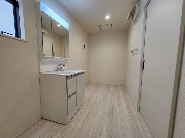 リナージュ高崎上和田町1期新築の独立洗面台|現地撮影