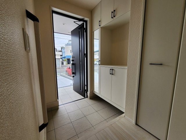 リナージュ高崎上和田町1期新築の玄関|現地撮影