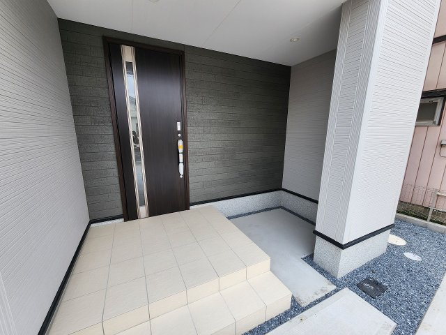 リナージュ高崎上和田町1期新築の玄関|現地撮影