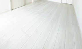 Ｃｏｓｍｏ　Ｖｉｌｌａ　Ｎｅｒｉｍａの居間・リビング