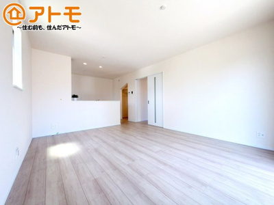 【居間・リビング】 | 三島市平田123番　新築一戸建て　全1棟