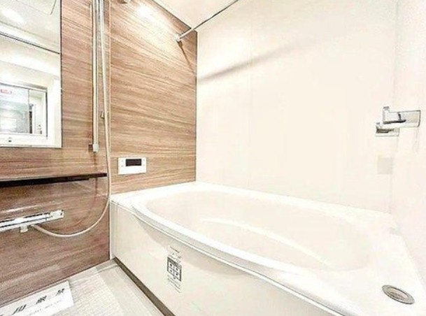 【浴室】 | 恒陽王子マンション | 一日の疲れが癒される優雅な時間を堪能できるゆとりあるバスルームです。