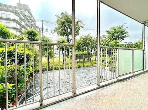 【バルコニー】 | 恒陽王子マンション | 専用庭がありますので、ガーデニングが楽しめます！