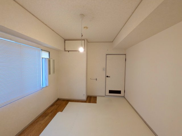 シティマンション伊島の洋室|◆北側洋室5.8畳はほどよい広さで快適に過ごせます。