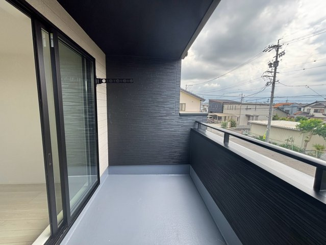 グラファーレ　一宮市木曽川町玉ノ井3期　全2区画分譲のバルコニー|バルコニーは南向きで洗濯物もよく乾きます！