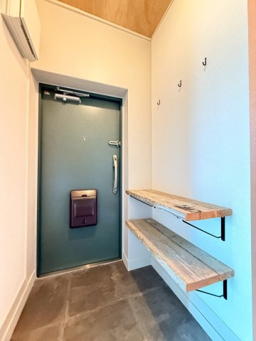 狩口台住宅25号棟の玄関