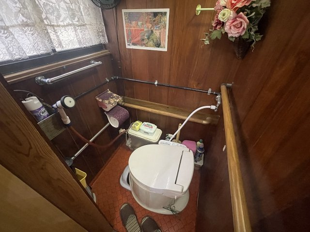 木風町一戸建のトイレ