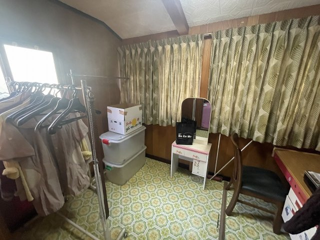 木風町一戸建の洋室