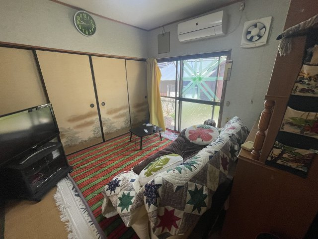 木風町一戸建の居間・リビング