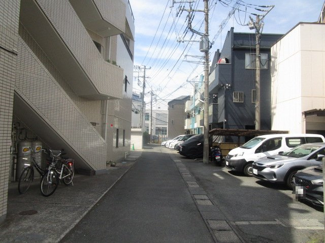川崎市高津区久地３丁目の倉庫