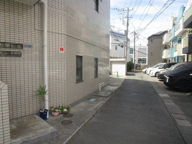 川崎市高津区久地３丁目の倉庫