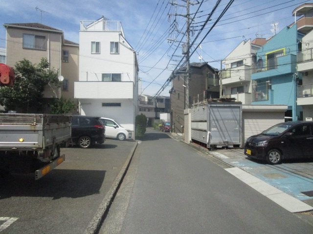 川崎市高津区久地３丁目の倉庫