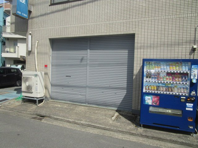 川崎市高津区久地３丁目の倉庫