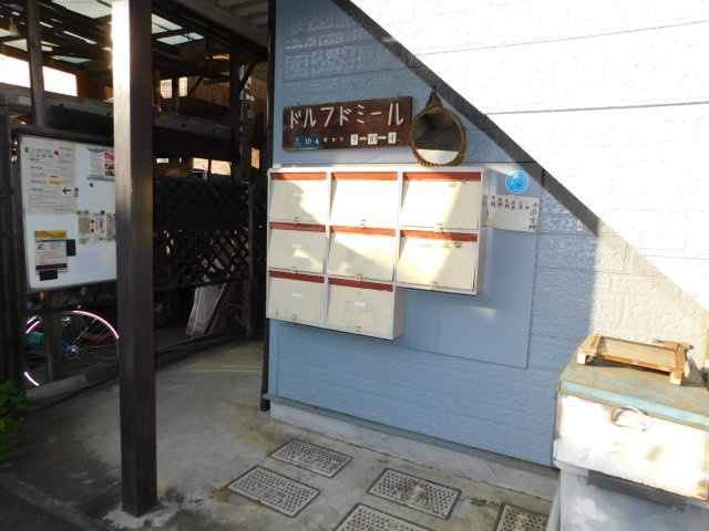 武蔵野市境５丁目のアパートのエントランス