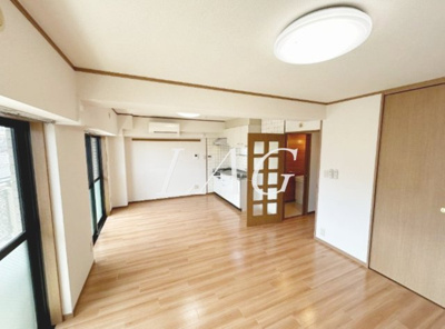 【居間・リビング】 | リンデンハイム赤塚 | 洋室のお部屋です。