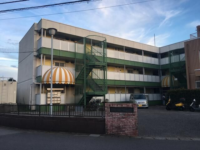 花園スカイマンションのエントランス