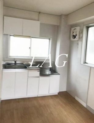 【居間・リビング】 | シャトーサンケイ | 洋室のお部屋です。