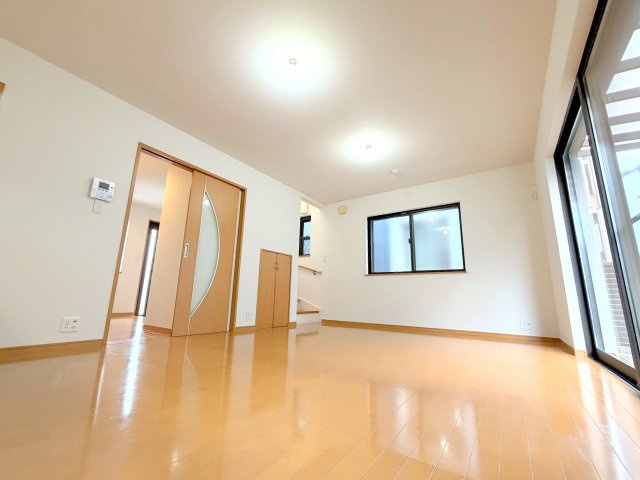 昭島市大神町４丁目の中古一戸建の居間・リビング