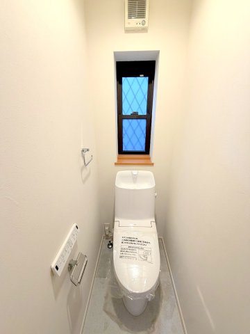 昭島市大神町４丁目の中古一戸建のトイレ