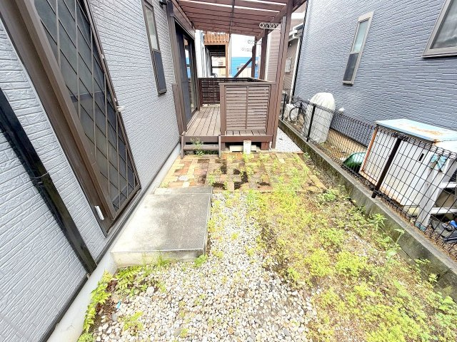 昭島市大神町４丁目の中古一戸建の庭