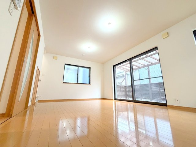 昭島市大神町４丁目の中古一戸建の居間・リビング