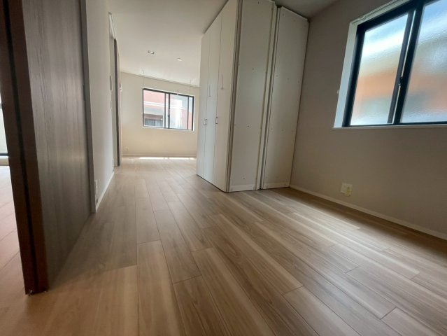 Charmeの洋室|可動式収納を動かすと広い一部屋に！！！