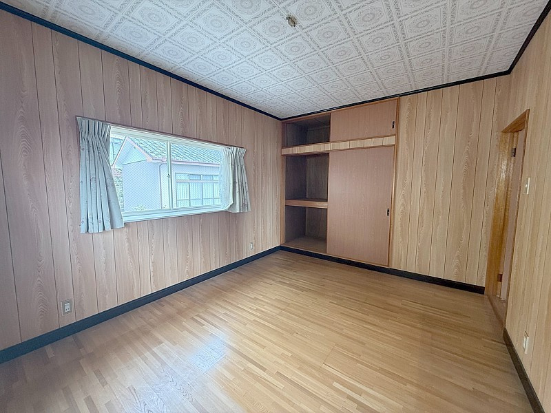 鵜渡越町一戸建【２棟一括】の洋室
