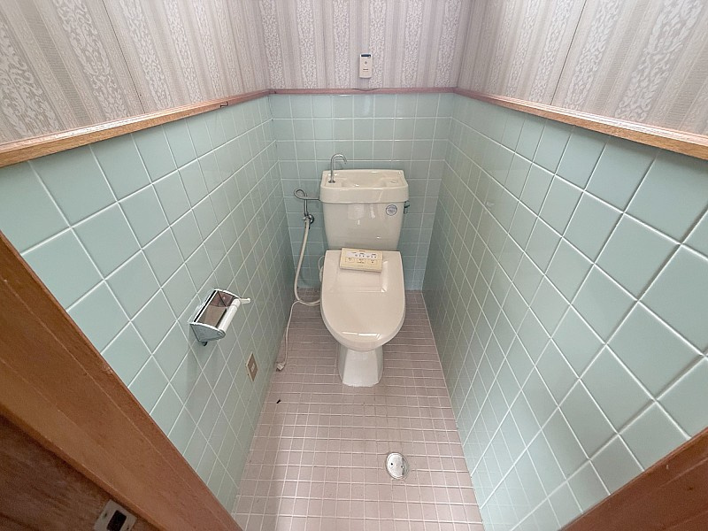 鵜渡越町一戸建【２棟一括】のトイレ